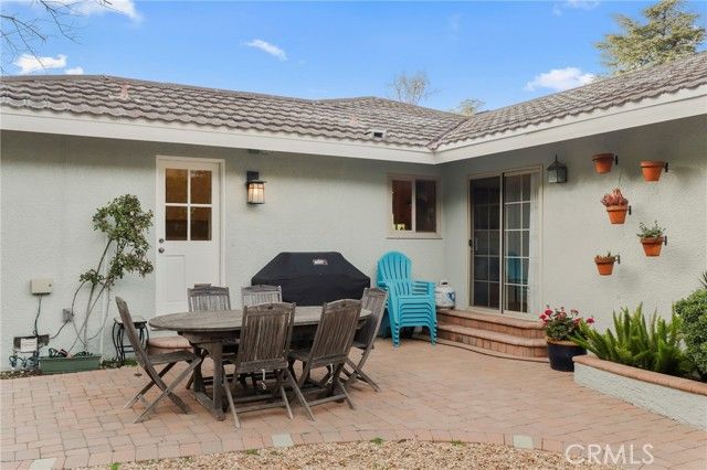 2064 Oak Valley, Glendale, CA 91208