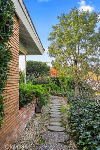 2064 Oak Valley, Glendale, CA 91208