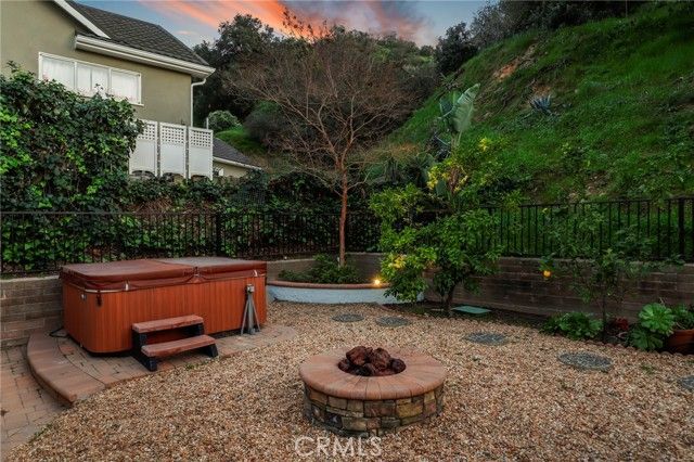 2064 Oak Valley, Glendale, CA 91208