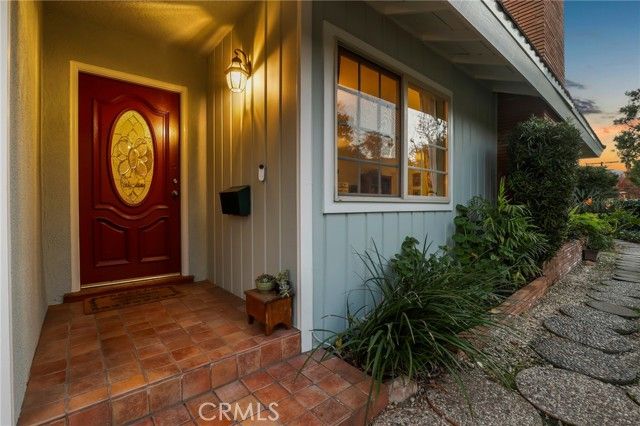 2064 Oak Valley, Glendale, CA 91208