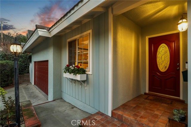 2064 Oak Valley, Glendale, CA 91208