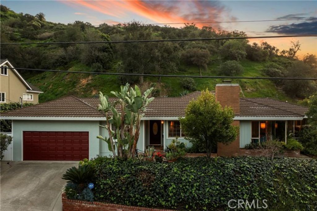 2064 Oak Valley, Glendale, CA 91208