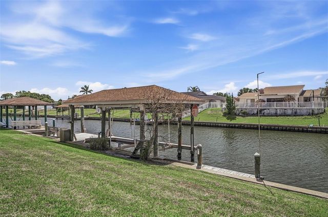 10 CHERRY COURT, Palm Coast, FL 32137