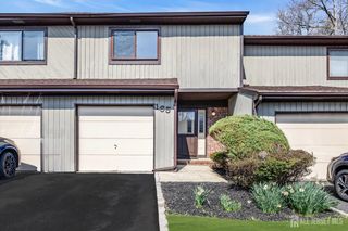 165 Penn Court, Old Bridge, NJ 07747