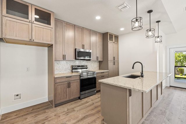 1012 Creswell Lane, Kerrville, TX 78028