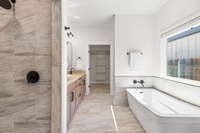 1012 Creswell Lane, Kerrville, TX 78028