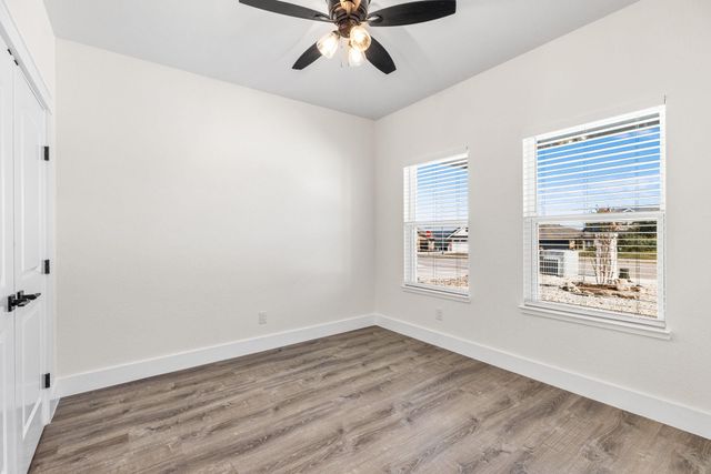 1012 Creswell Lane, Kerrville, TX 78028