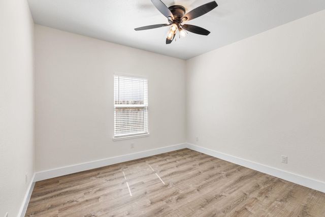 1012 Creswell Lane, Kerrville, TX 78028