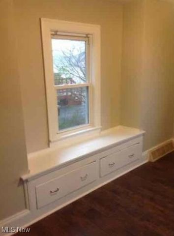 10005 Park Heights Drive, Garfield Heights, OH 44125