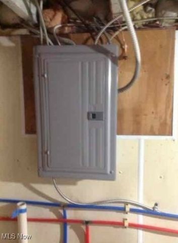 10005 Park Heights Drive, Garfield Heights, OH 44125