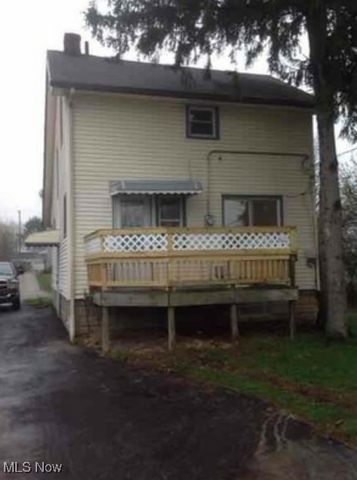 10005 Park Heights Drive, Garfield Heights, OH 44125