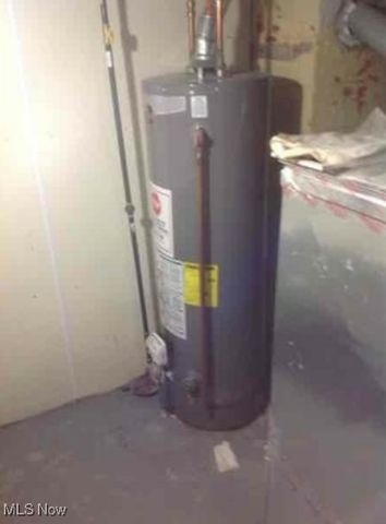 10005 Park Heights Drive, Garfield Heights, OH 44125