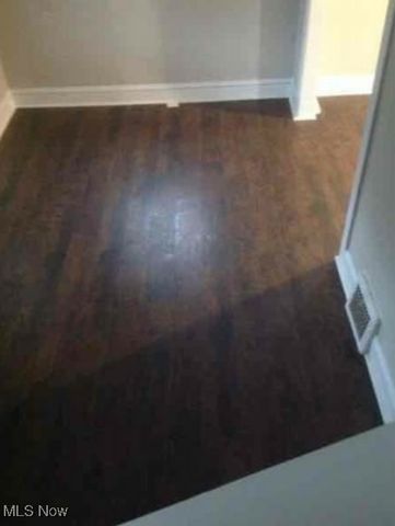 10005 Park Heights Drive, Garfield Heights, OH 44125