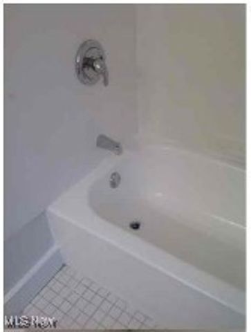 10005 Park Heights Drive, Garfield Heights, OH 44125