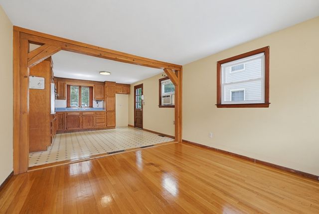 135 Crane St, Dedham, MA 02026