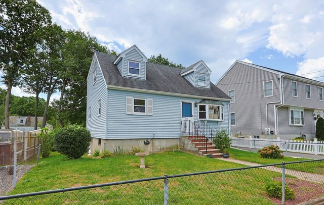135 Crane St, Dedham, MA 02026