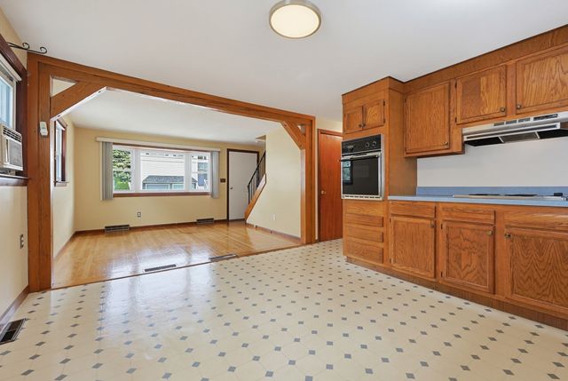 135 Crane St, Dedham, MA 02026