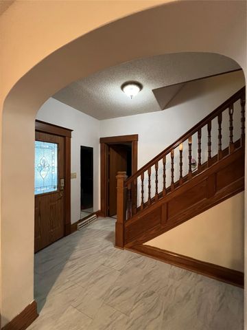 1819 Otley Avenue, Perry, IA 50220