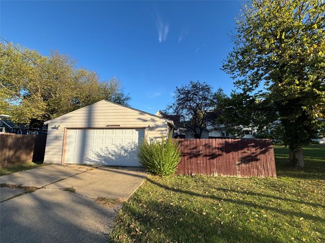 1819 Otley Avenue, Perry, IA 50220