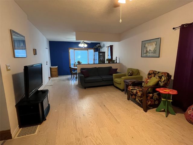 1819 Otley Avenue, Perry, IA 50220