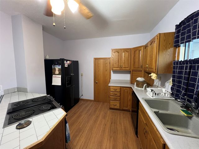 1819 Otley Avenue, Perry, IA 50220