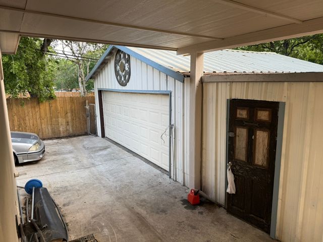 3307 Roberts Cut Off Road, Lake Worth, TX 76114