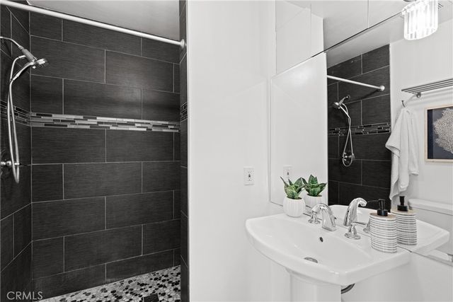 7971 Sangamon Avenue, Sun Valley, CA 91352