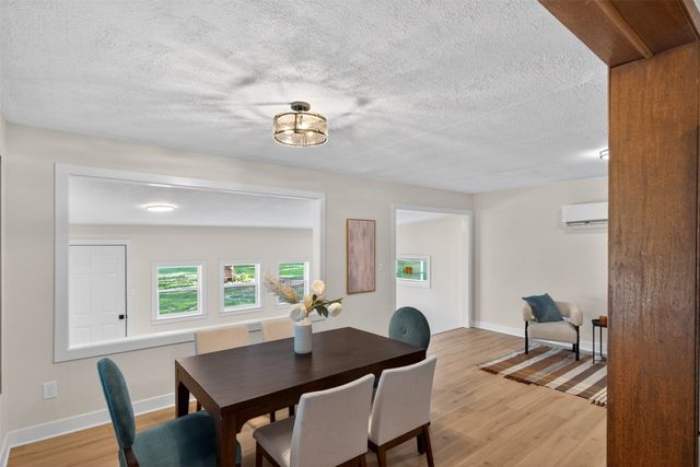 1020 NE 60th Avenue, Des Moines, IA 50313