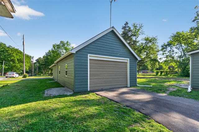 1020 NE 60th Avenue, Des Moines, IA 50313