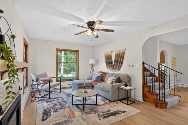 1020 NE 60th Avenue, Des Moines, IA 50313
