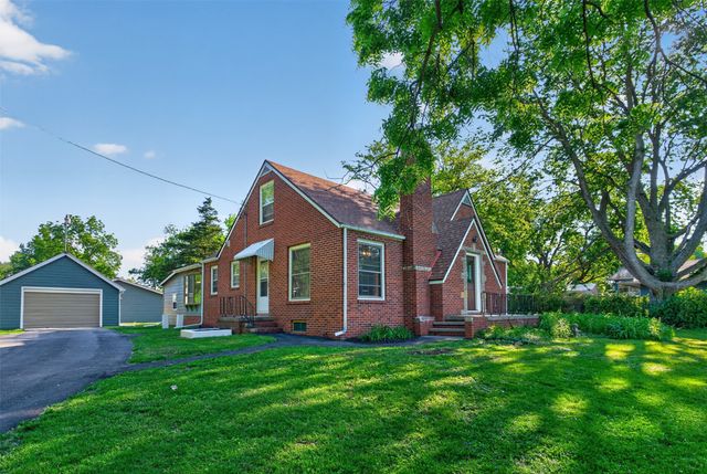 1020 NE 60th Avenue, Des Moines, IA 50313