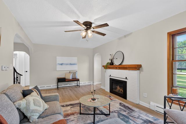 1020 NE 60th Avenue, Des Moines, IA 50313