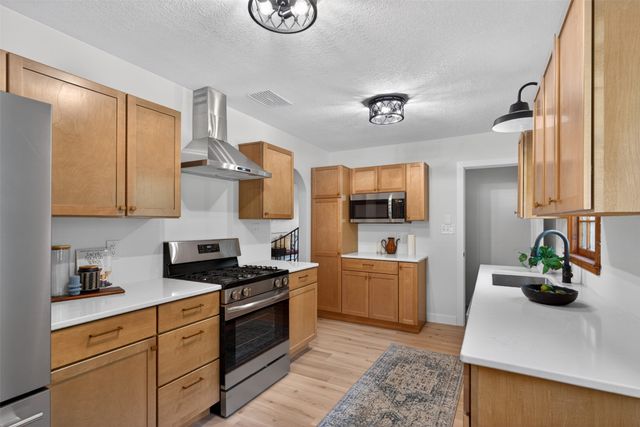 1020 NE 60th Avenue, Des Moines, IA 50313