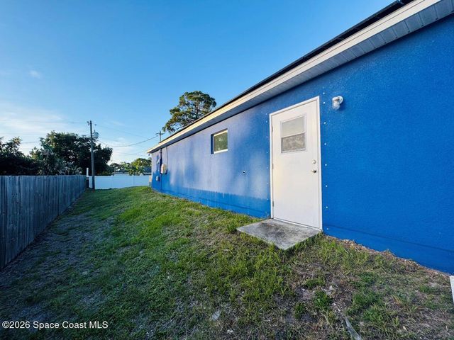 419 Gantry Street SW, Palm Bay, FL 32908
