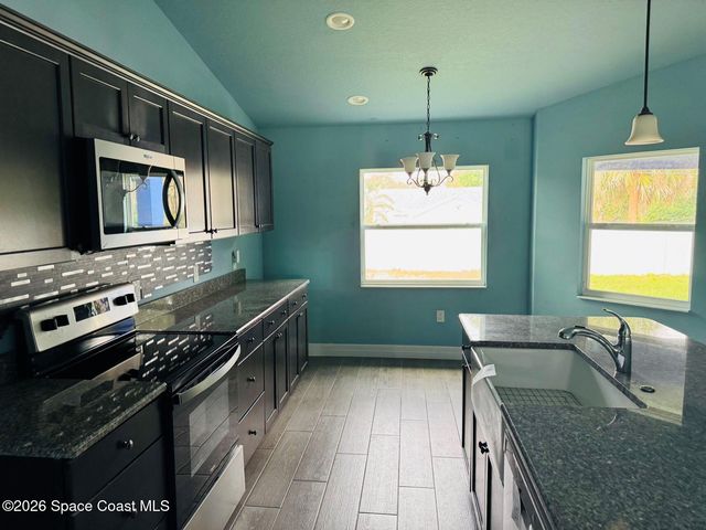 419 Gantry Street SW, Palm Bay, FL 32908
