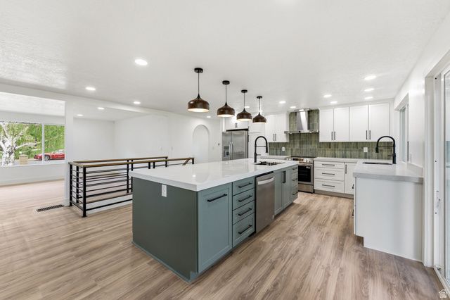 871 N BONITA WAY, Centerville, UT 84014