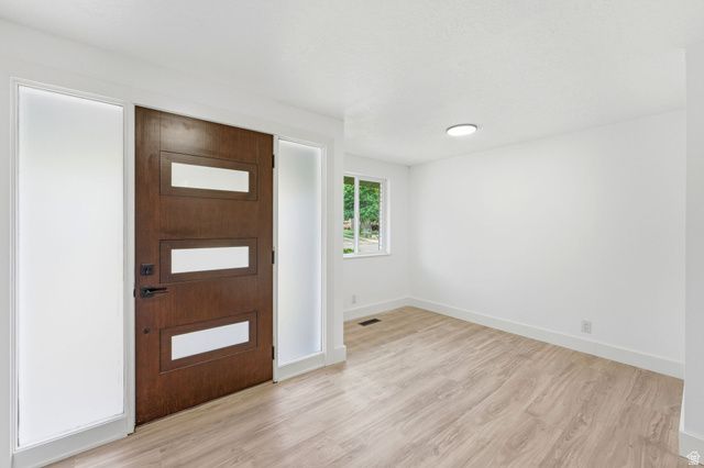 871 N BONITA WAY, Centerville, UT 84014