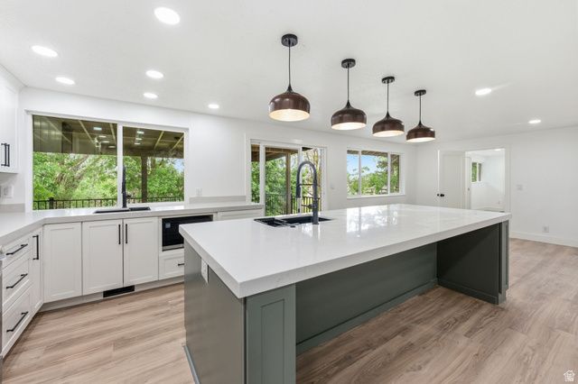 871 N BONITA WAY, Centerville, UT 84014