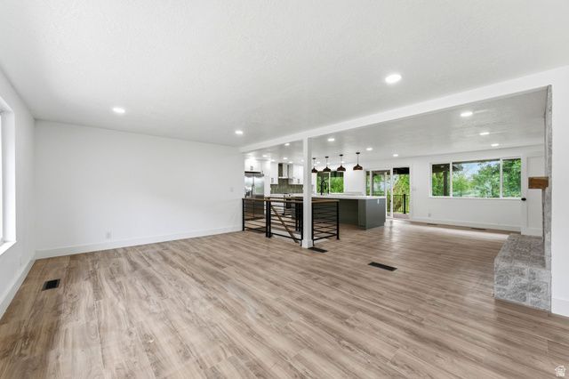 871 N BONITA WAY, Centerville, UT 84014