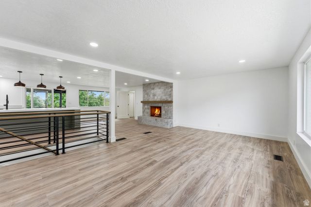 871 N BONITA WAY, Centerville, UT 84014
