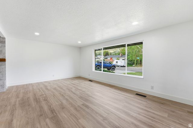 871 N BONITA WAY, Centerville, UT 84014