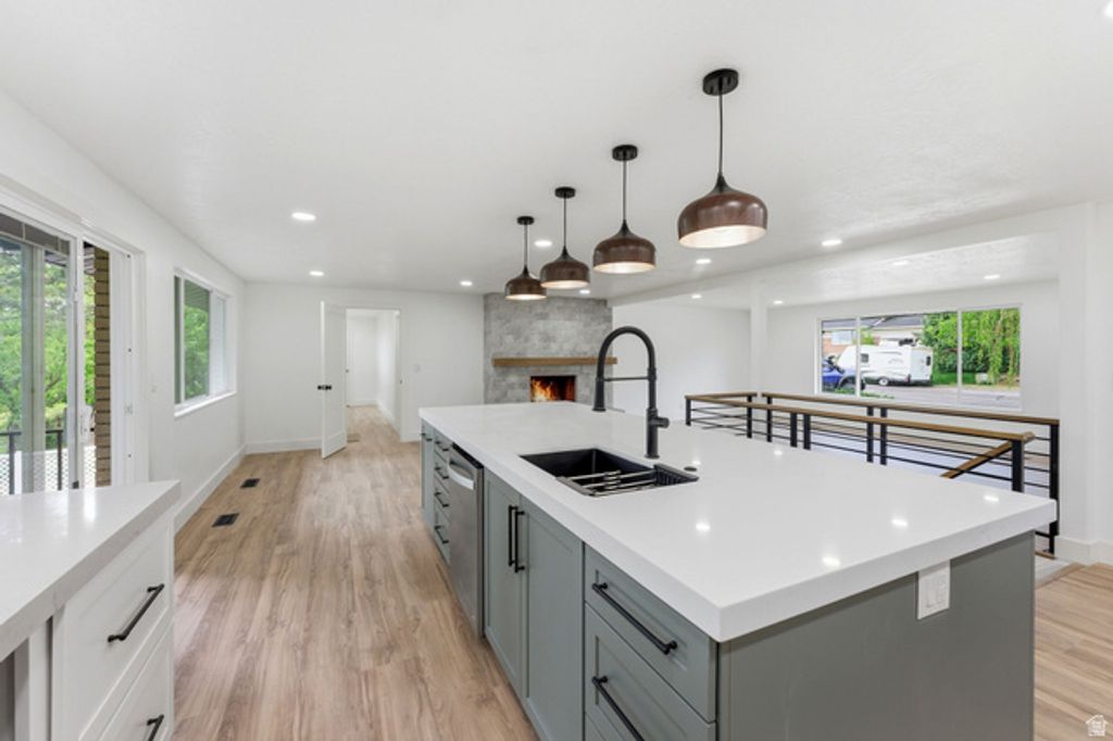 871 N BONITA WAY, Centerville, UT 84014