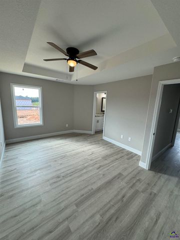 246 Beau Claire Circle, Byron, GA 31008