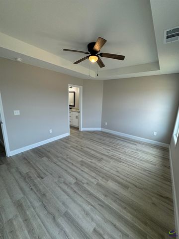 246 Beau Claire Circle, Byron, GA 31008