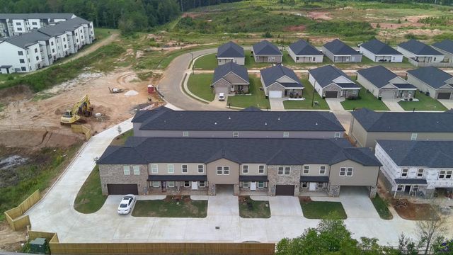 246 Beau Claire Circle, Byron, GA 31008