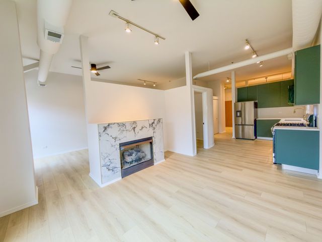 1000 E 53rd Street 208, Chicago, IL 60615
