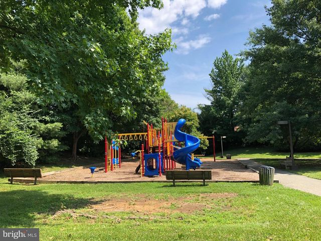 10926 BLOOMINGDALE DR, Rockville, MD 20852