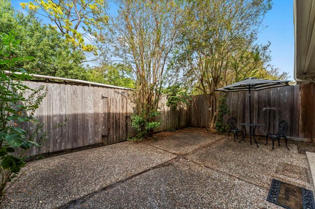 13346 Trail Hollow Drive 3346, Houston, TX 77079