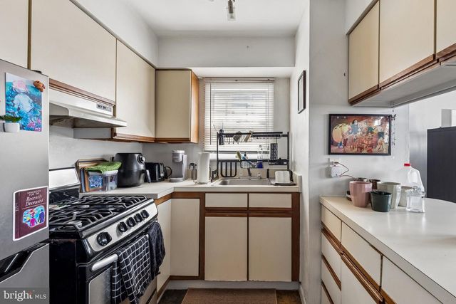 321 N 19TH ST, Philadelphia, PA 19103
