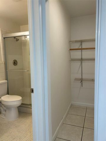 1095 SE 22nd Avenue 8, Pompano Beach, FL 33062